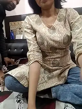 Yourhotsweetgirl online show from February 11, 2026, 1:49 pm