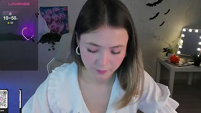 ArleneThomas online show from October 28, 2025, 12:52 pm