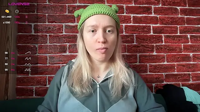 CitrusBlissss online show from December 1, 2025, 3:11 am