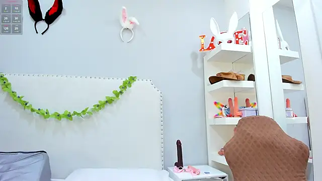 KoraSweett online show from October 22, 2025, 7:02 pm