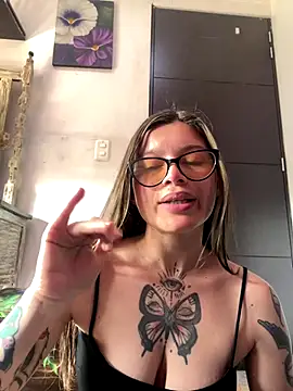 KoraSweett online show from December 16, 2025, 6:24 pm