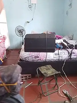 miroqui143 online show from October 15, 2025, 3:23 pm