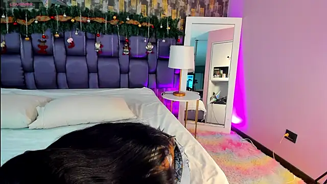 VeraBlazze online show from December 17, 2025, 11:38 am