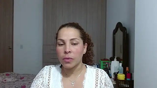 Yanis Ariel12 online show from January 6, 2026, 9:18 pm