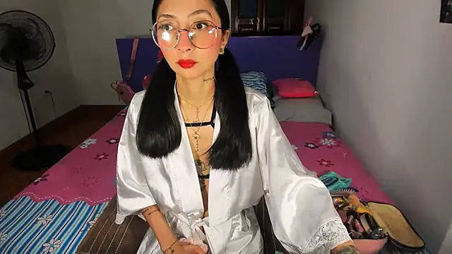 Snapshot of Anais_lux chatting on May 17, 2026, 11:56 pm Anais lux online show from May 17, 2026, 11:56 pm