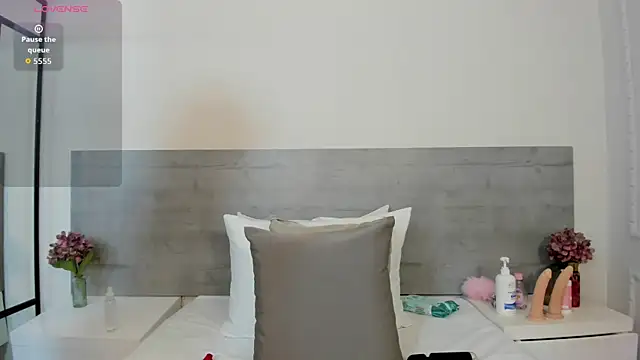 Snapshot of sunnyWhitee chatting on January 8, 2026, 7:16 pm sunnyWhitee online show from January 8, 2026, 7:16 pm