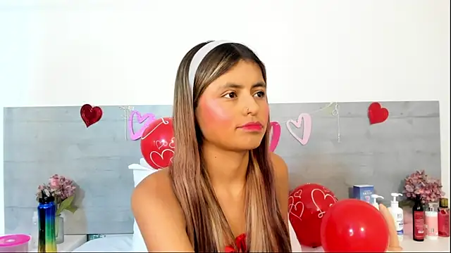 Snapshot of sunnyWhitee chatting on February 13, 2026, 7:21 pm sunnyWhitee online show from February 13, 2026, 7:21 pm