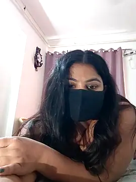 Snapshot of Aavya_007 chatting on July 1, 2026, 6:15 am Aavya 007 online show from July 1, 2026, 6:15 am