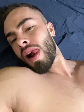 Snapshot of MaxDell chatting on November 29, 2025, 6:16 am MaxDell online show from November 29, 2025, 6:16 am