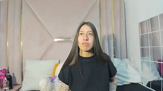 venusmorgan online show from October 15, 2025, 3:01 pm