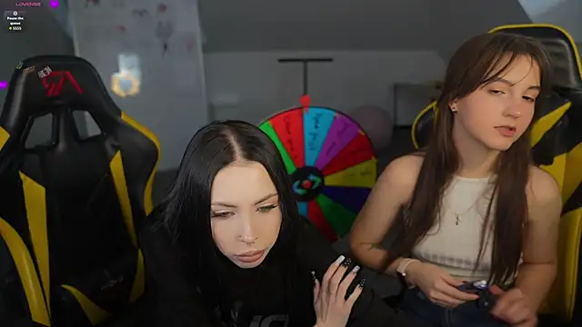 VivianSweet  online show from April 9, 2026, 10:31 am