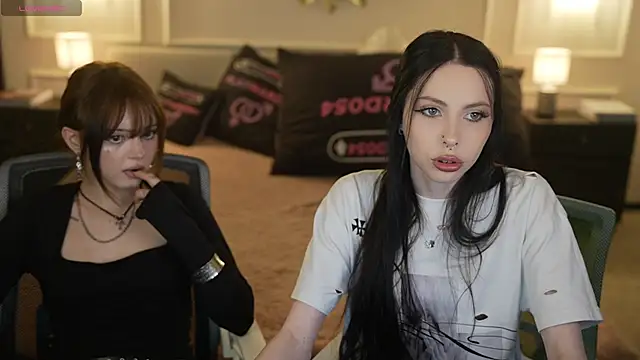 Snapshot of VivianSweet_ chatting on June 6, 2026, 2:33 pm VivianSweet online show from June 6, 2026, 2:33 pm