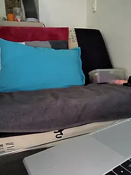 Volcaniiia online show from April 14, 2026, 4:02 pm