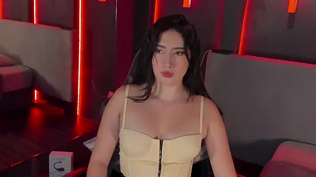 Snapshot of Skyyle_ chatting on July 10, 2026, 12:52 pm Skyyle online show from July 10, 2026, 12:52 pm