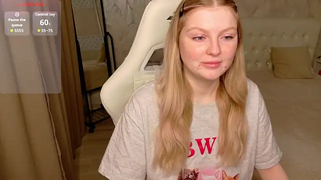 AmeliaDiamond online show from April 10, 2026, 11:20 pm