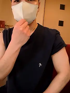 kqitooo online show from January 17, 2026, 4:28 am