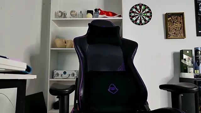 aaron nvk online show from December 14, 2025, 3:01 am