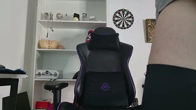 aaron nvk online show from March 8, 2026, 4:49 am