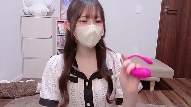 MOEMOE-Q online show from September 27, 2025, 3:39 pm