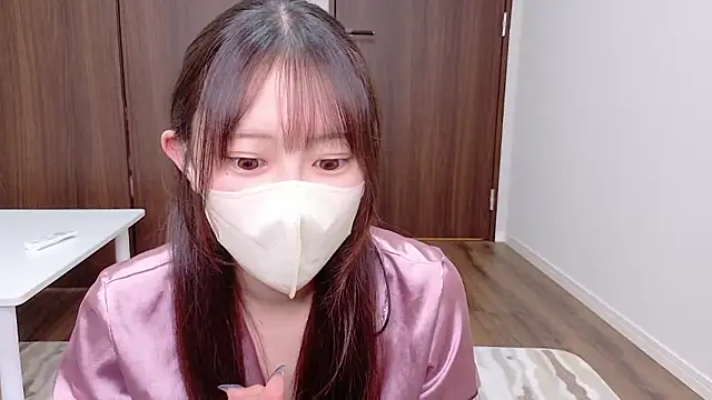 MOEMOE-Q online show from November 9, 2025, 6:28 pm