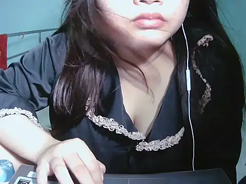 Snapshot of Lily3322 chatting on May 4, 2026, 3:13 am Lily3322 online show from May 4, 2026, 3:13 am