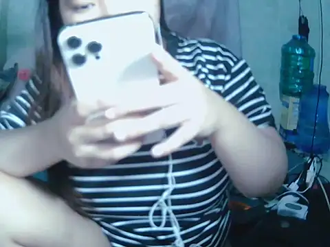 Lily3322 online show from July 17, 2026, 2:18 am