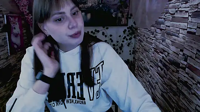 Amanda Bright  online show from October 5, 2025, 8:34 am