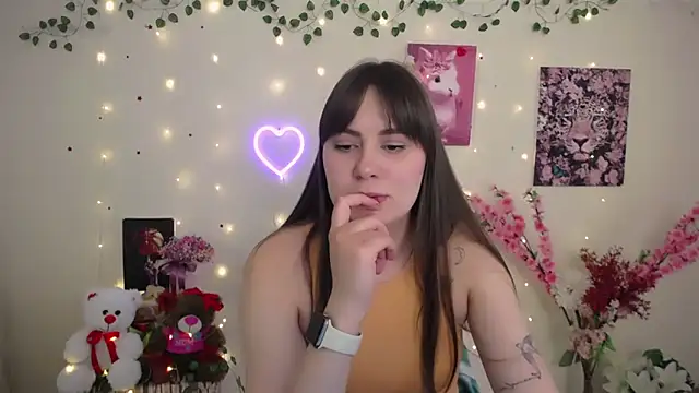 Snapshot of Amanda_Bright_ chatting on May 13, 2026, 10:23 am Amanda Bright online show from May 13, 2026, 10:23 am