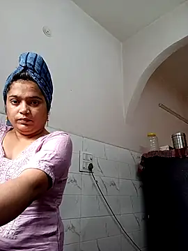 Trisha 71 online show from November 12, 2025, 4:02 am