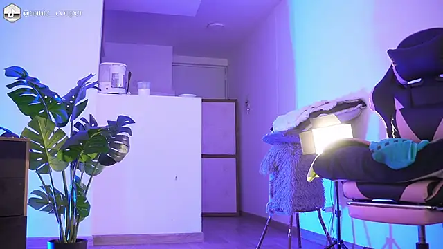 AnnieCouperr online show from February 27, 2026, 8:20 pm