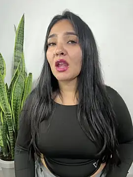 Snapshot of meli__brown chatting on May 18, 2026, 1:24 am meli brown online show from May 18, 2026, 1:24 am