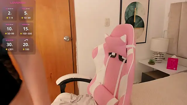 Clhoe Johnson online show from September 29, 2025, 1:16 pm