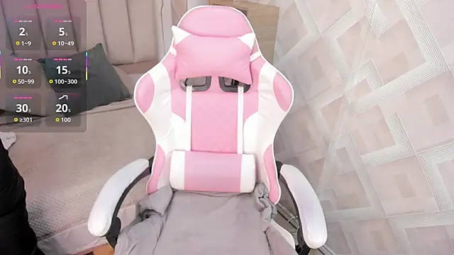 Snapshot of Clhoe_Johnson chatting on January 6, 2026, 12:20 pm Clhoe Johnson online show from January 6, 2026, 12:20 pm