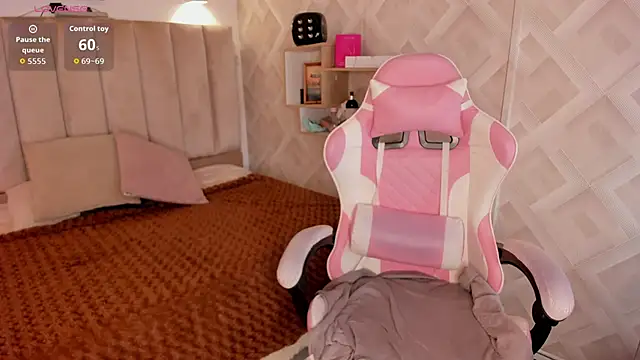 Snapshot of Clhoe_Johnson chatting on February 25, 2026, 12:48 pm Clhoe Johnson online show from February 25, 2026, 12:48 pm