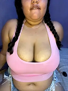 Snapshot of qxmila1 chatting on October 22, 2025, 4:07 pm qxmila1 online show from October 22, 2025, 4:07 pm