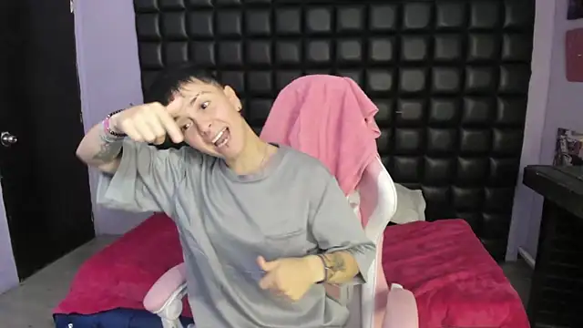  Hannah Hot online show from November 14, 2025, 12:20 am