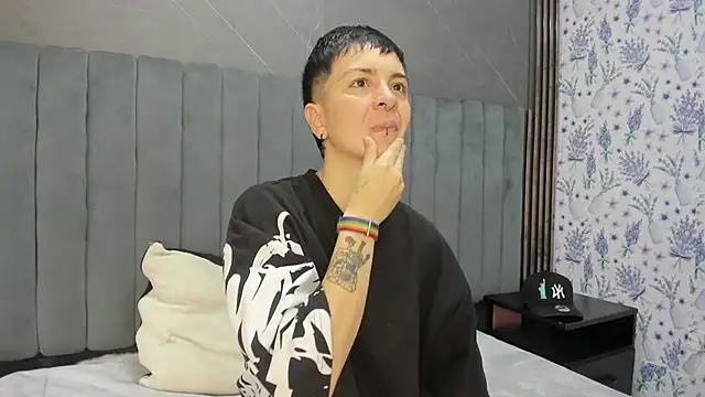  Hannah Hot online show from November 30, 2025, 1:31 am