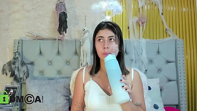 Skarlet 04 online show from October 27, 2025, 4:00 pm