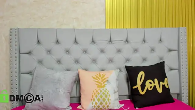 Skarlet 04 online show from November 14, 2025, 5:33 pm