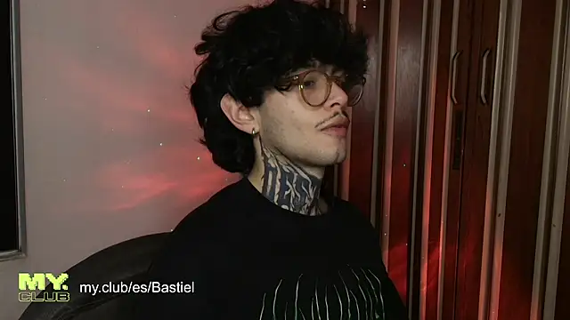 Mihail leroy online show from April 4, 2026, 12:42 am