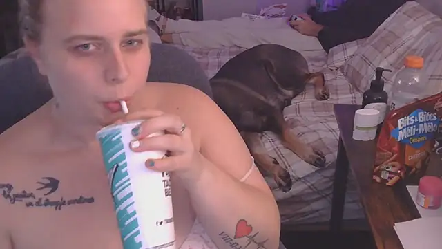 Sexyblonde12344 online show from October 8, 2025, 11:24 pm