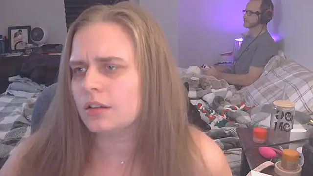 Sexyblonde12344 online show from November 7, 2025, 11:38 pm