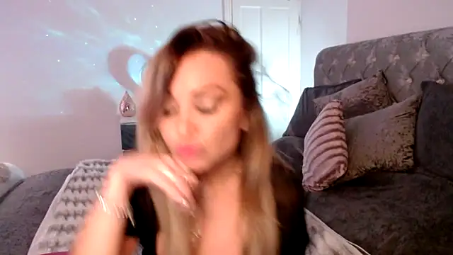 AngeleyesUK online show from October 23, 2025, 1:16 am