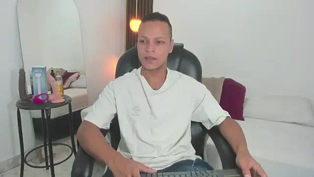 Ricky Owens1 online show from September 15, 2025, 1:11 pm