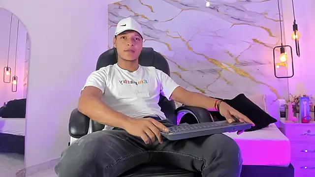 Ricky Owens1 online show from October 13, 2025, 1:11 pm