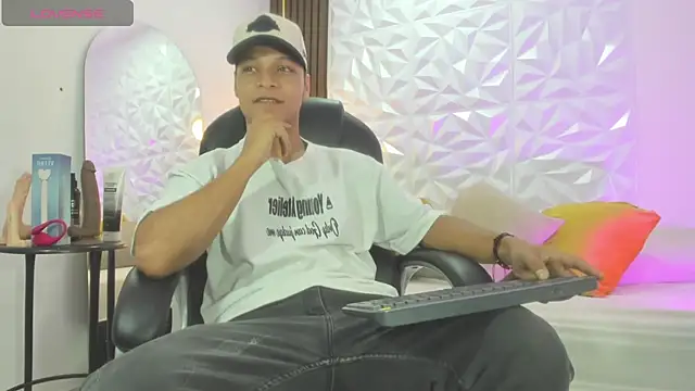 Ricky Owens1 online show from October 18, 2025, 1:45 pm