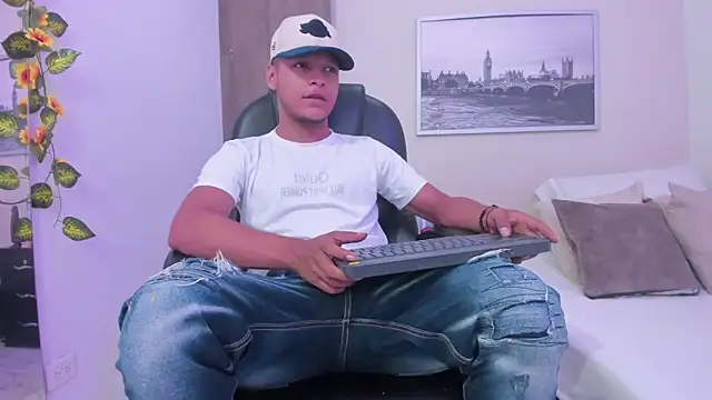 Ricky Owens1 online show from November 4, 2025, 9:03 pm