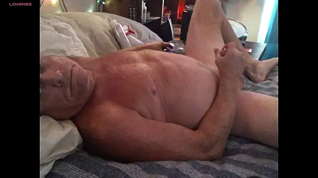 Snapshot of Pussyeat2please chatting on September 27, 2025, 3:06 pm Pussyeat2please online show from September 27, 2025, 3:06 pm