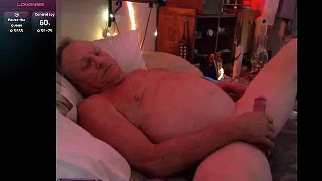 Pussyeat2please online show from December 2, 2025, 2:34 pm