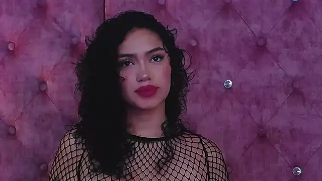 MaddisonBelucci online show from September 19, 2025, 8:31 pm